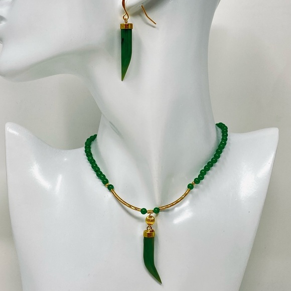 Jade and green Adventurine necklace & earrings - Picture 1 of 8